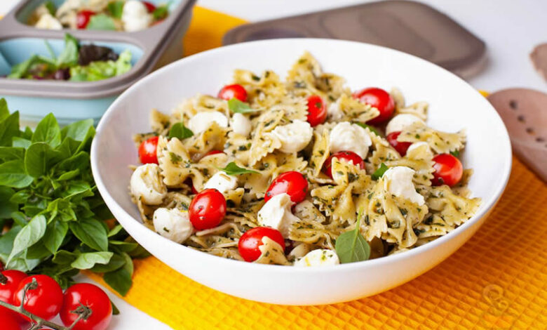 Salada de Macarrão Caprese